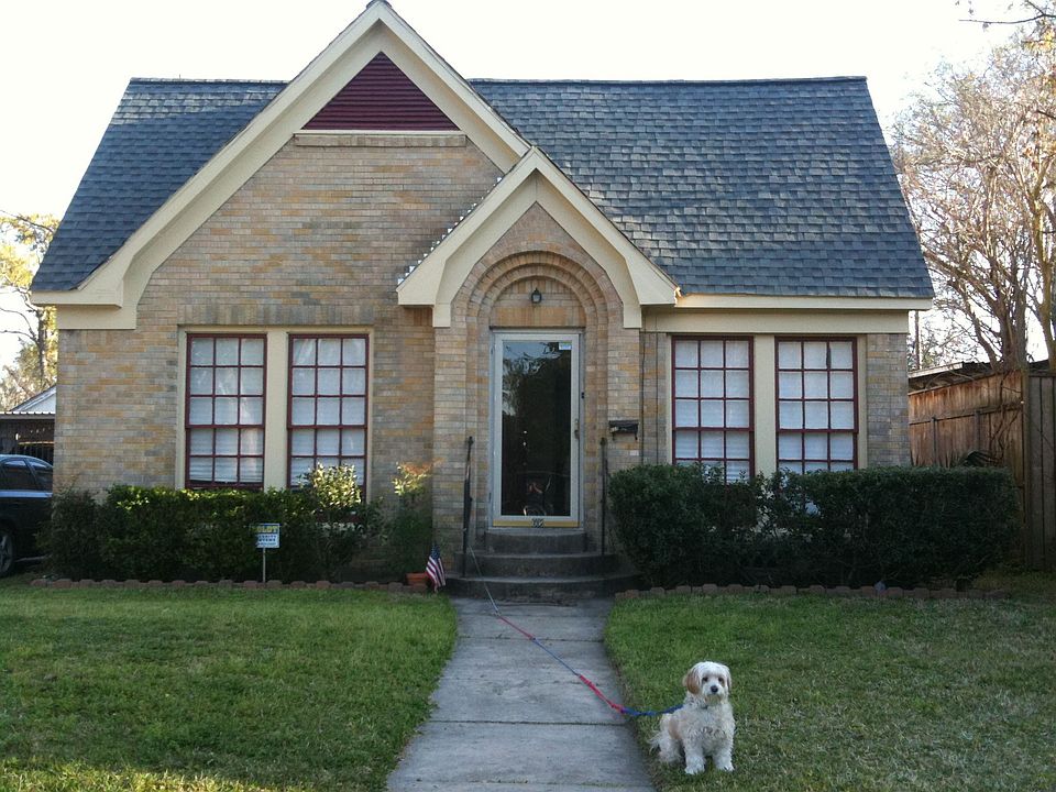 1st image of 608 Avenue Of Oaks St