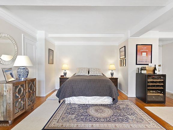 3rd image of 2 Horatio St APT 10H