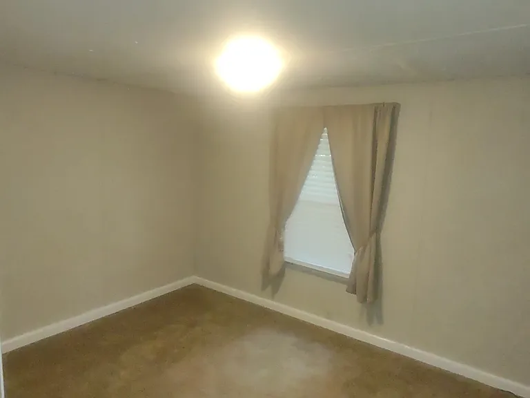 2108 Lewis St — Photo 5
