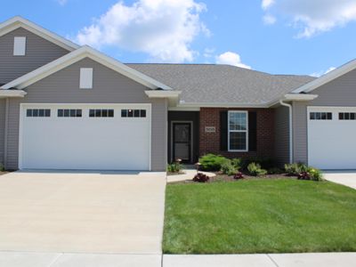 5695 Red Fox Rd, Bettendorf, IA, 52722
