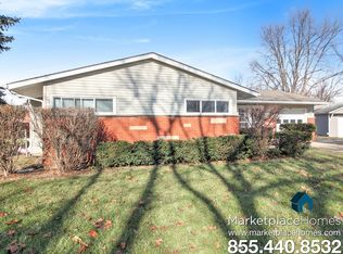 1817 Edgelawn Ct, Aurora, IL 60506