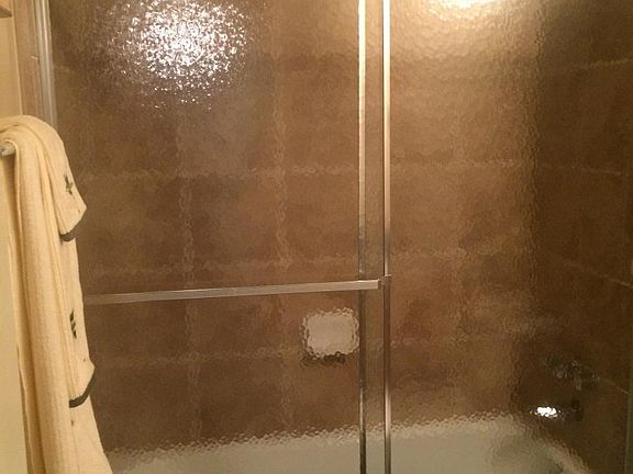 2nd image of 1920 E Edgewood Dr E APT A1