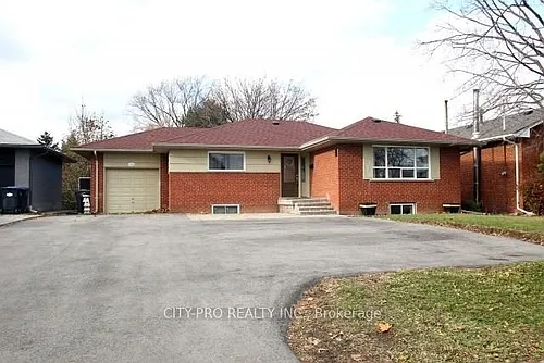 1925 Britannia Rd W Photo 1