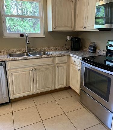 5th image of 12 Willowood Ln