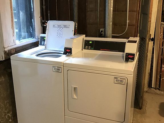 washer & dryer in building