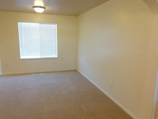 358 N Stamford Dr — Photo 5