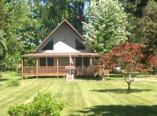 21 Beach Rd, Lansing, NY 14882