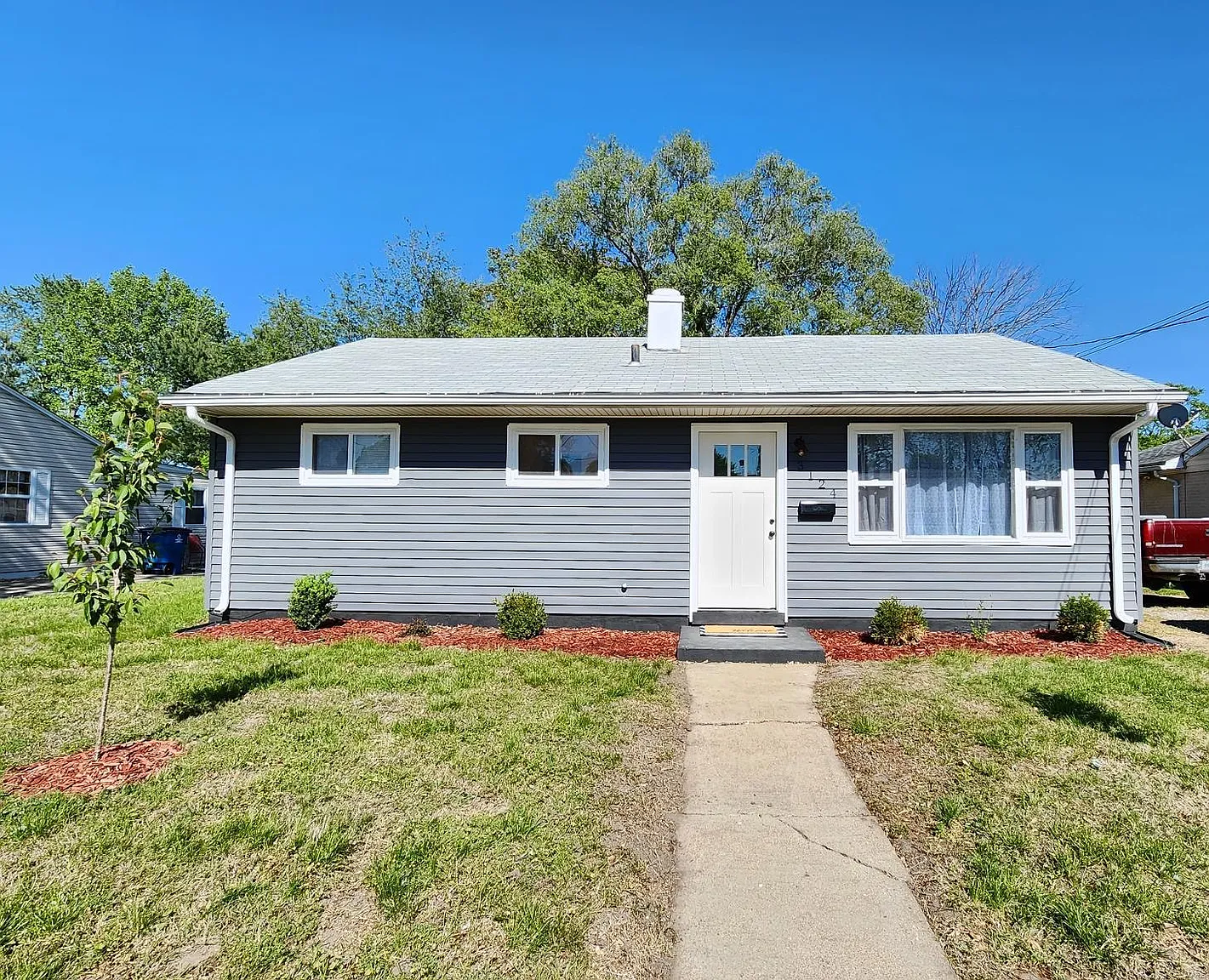 3124 Wayne Ave photo 1