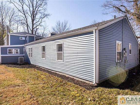 5th image of 1100 Kearney Dr