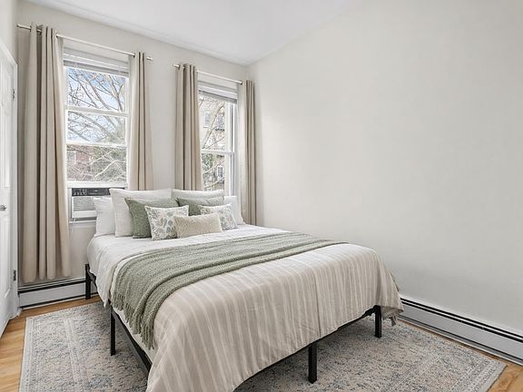 5th image of 36 Corbin Ave #3