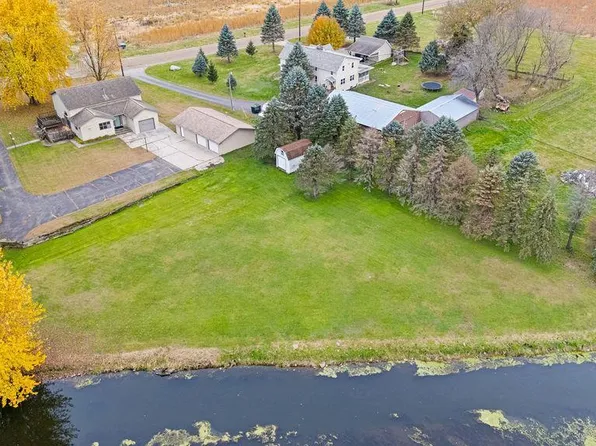 425 W Franklin St, Morristown, MN 55052