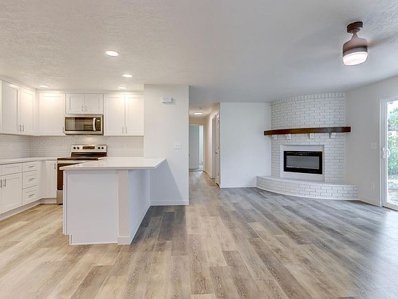 2nd image of 9642 Hoff Dr #9642