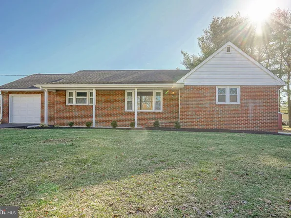 458 E Broad St, Gibbstown, NJ 08027