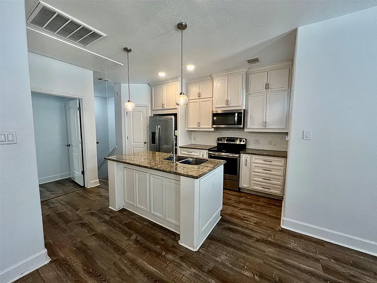312 Mission Ln — Photo 13