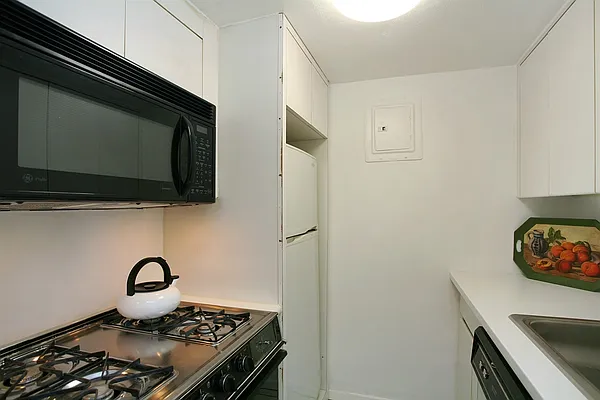 Sold by Corcoran | media 3