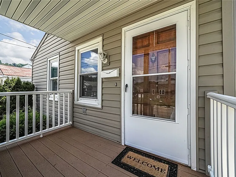 210 New Haven Ln — Photo 3