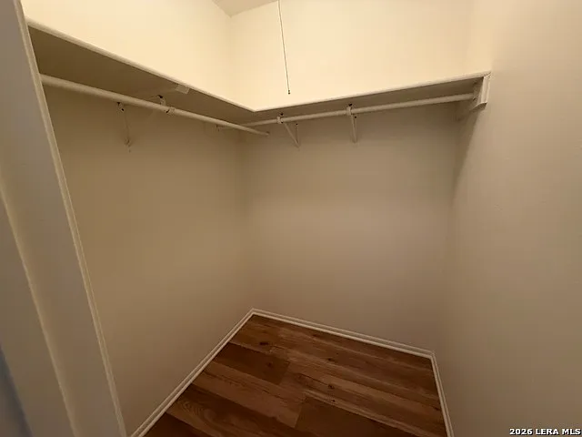 7643 Chatsworth — Photo 12