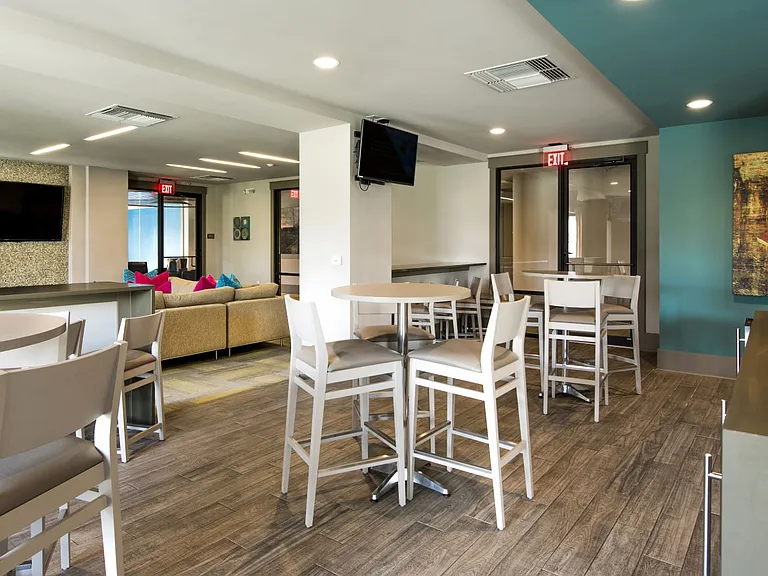 Varela Westshore Apartments — Photo 23