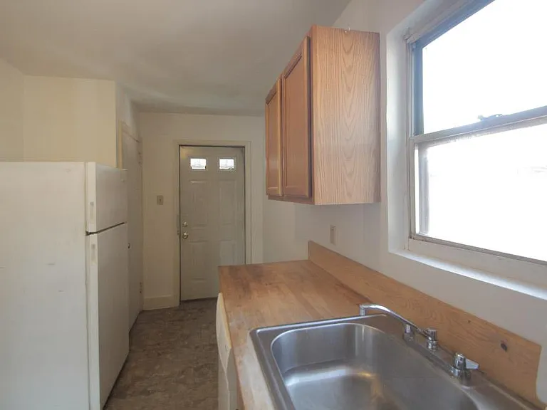 415 Franklin Ave #2 — Photo 5