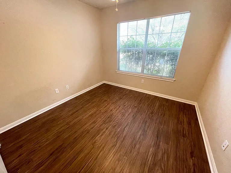 4423 Meadowside Ln — Photo 16