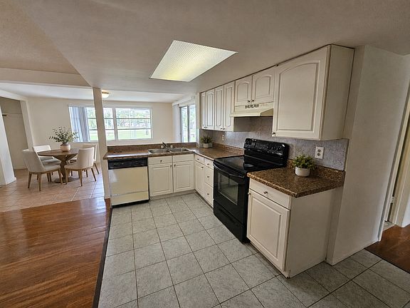 3rd image of 6945 Twilite Dr