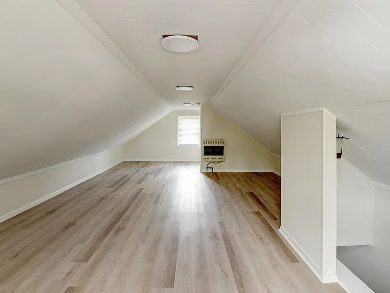787 E 3rd Ave #1/2 — Photo 17
