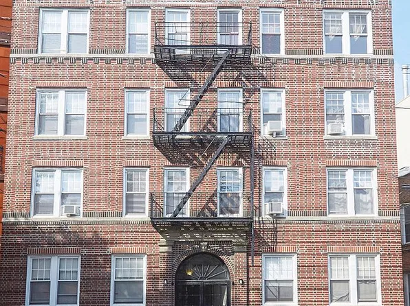 2912 Newtown Ave, Astoria, NY 11102