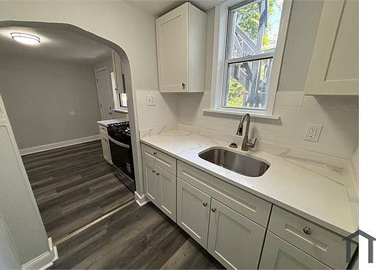 1st image of 417 Lorenz Ave Rear 1R