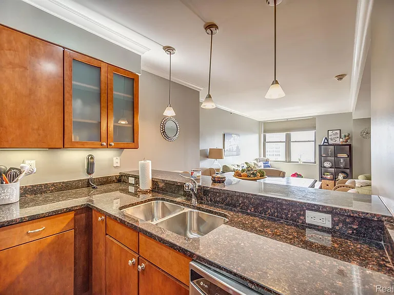 1135 Shelby St #2605 — Photo 14