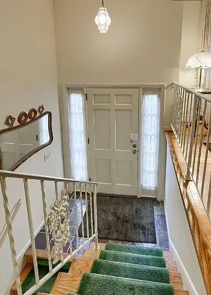 3 bed, 2.5 bath, 1515 sqft, $2,300 — Photo 3