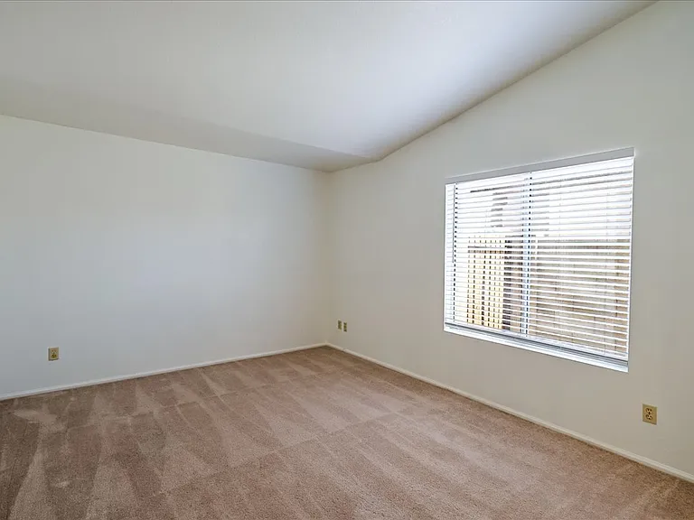 19324 N 75th Dr — Photo 17