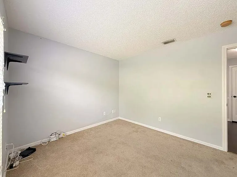 1118 Hardwood Dr — Photo 24