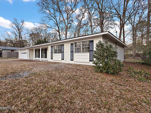 3rd image of 1308 Wooddell Dr