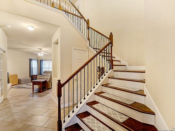 5th image of 236 Highland Pl