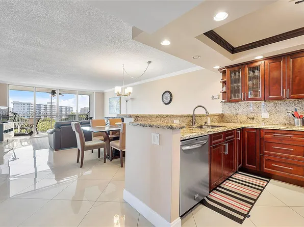 2940 N Course Dr APT 712, Pompano Beach, FL 33069