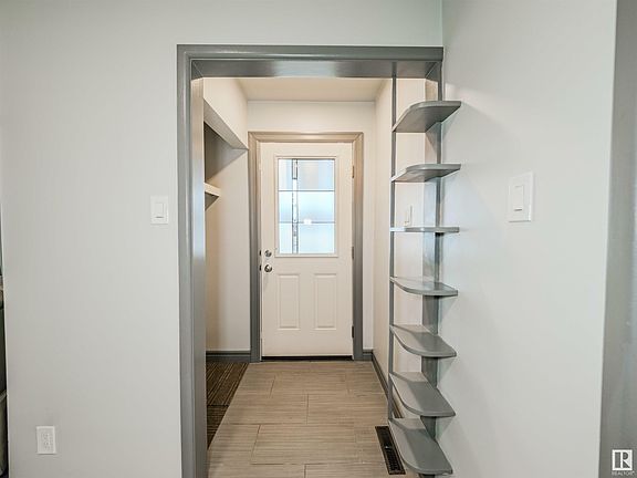 4th image of 13538 127th St NW