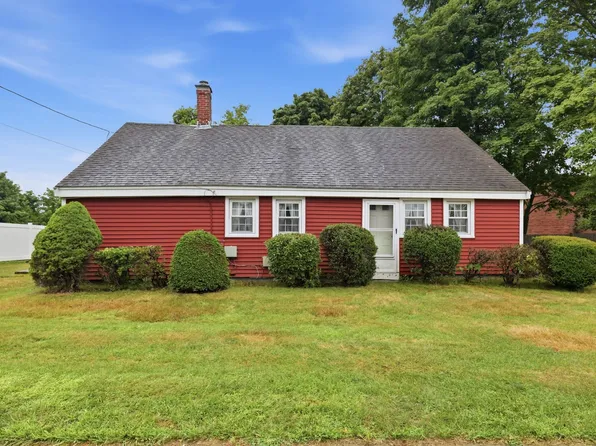 68 Chestnut St, Franklin, MA 02038