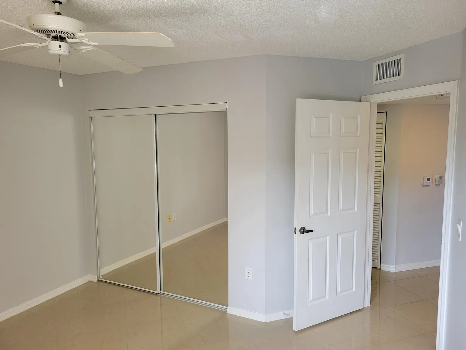 2 bed, 2.0 bath, 1215 sqft, $2,000 — Photo 3