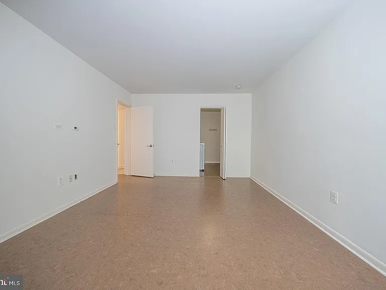 1640 Oakwood Dr #W-216 — Photo 37
