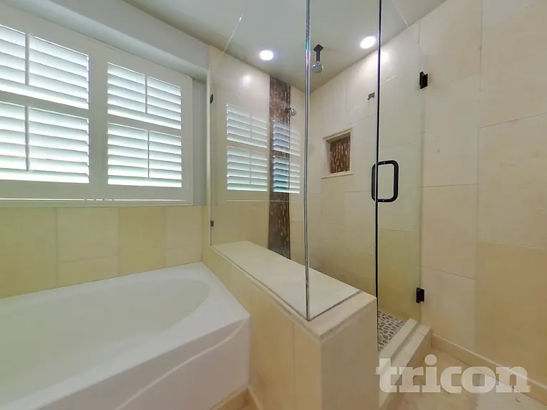 7115 N 72nd Dr — Photo 11