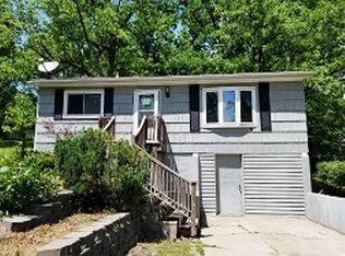 1304 E Antrim Ln, Independence, MO 64050