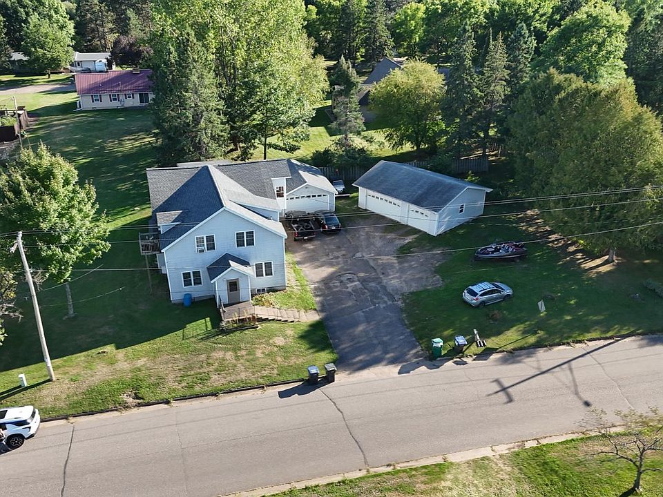 1st image of 917 Maple St