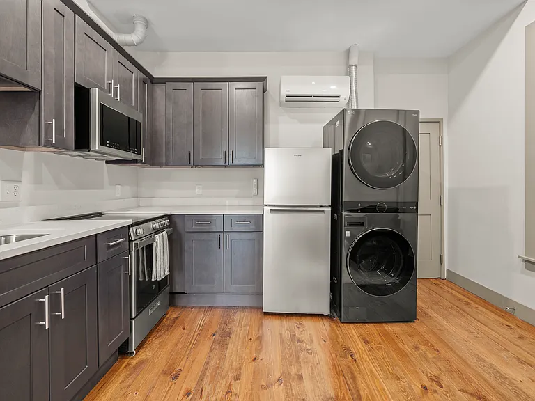 1628 Walnut St #2 — Photo 2