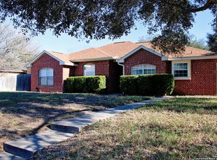 1102 E Hancock St, Beeville, TX 78102