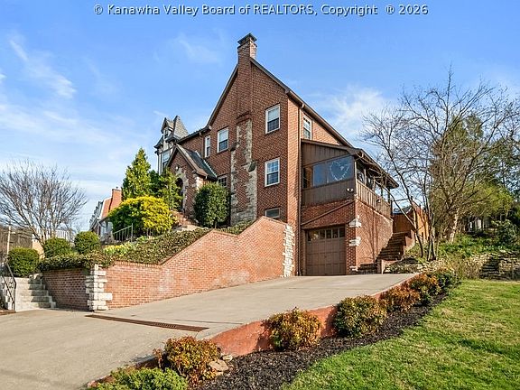 2nd image of 1012 Edgewood Dr