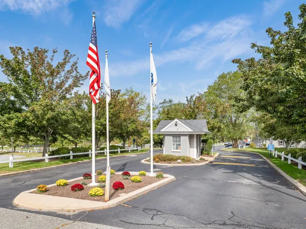 Four Winds Apartments