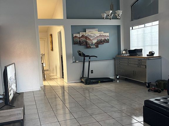 2nd image of 1805 Hollyberry Ct
