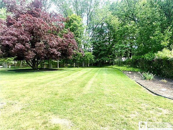 4th image of 19 Lowell Pl