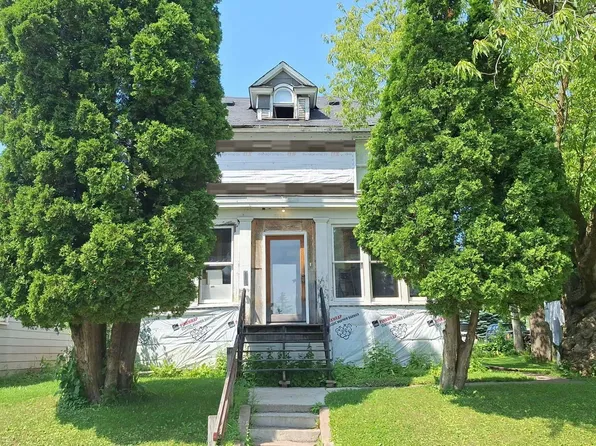 3059 Chestnut St, Duluth, MN 55806