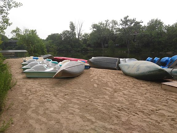 3rd image of 5601 Lakeside Dr